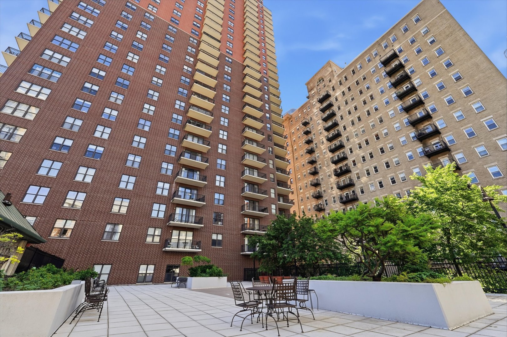 41 E 8TH Street Unit: 2905