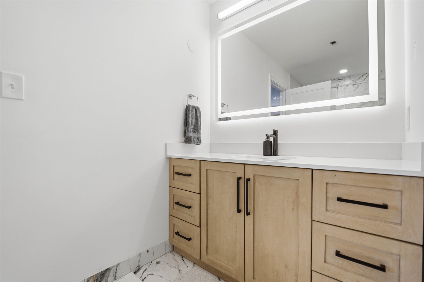 41 E 8TH Street Unit: 2905