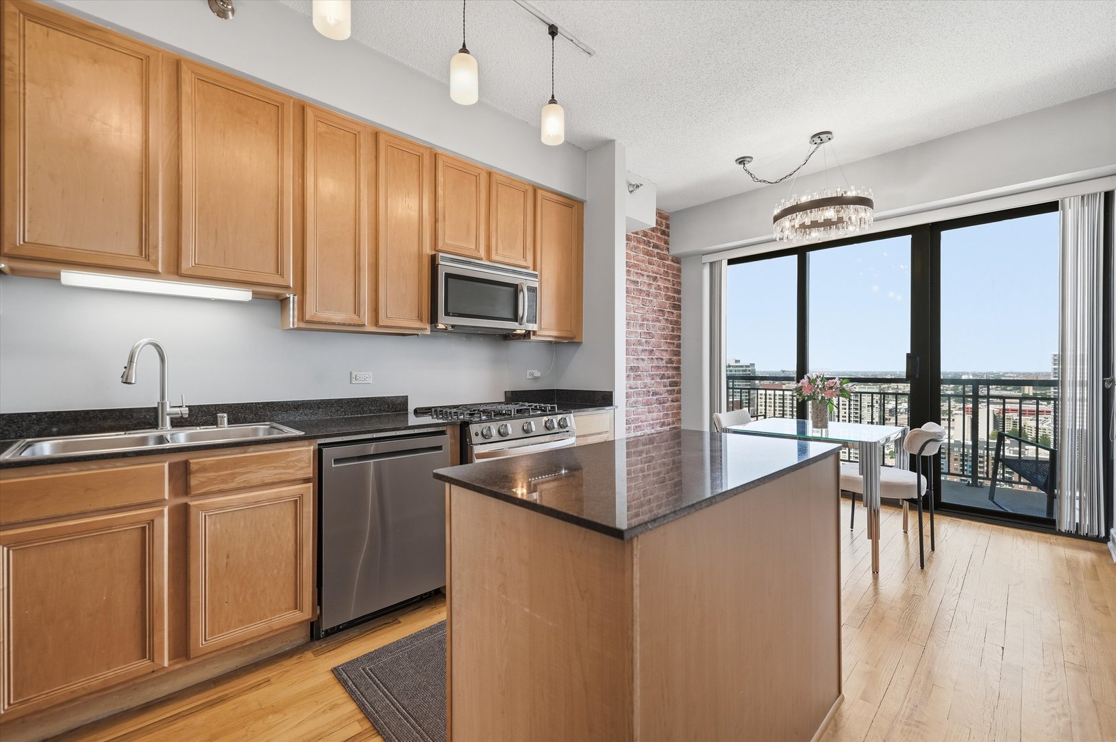 41 E 8TH Street Unit: 2905