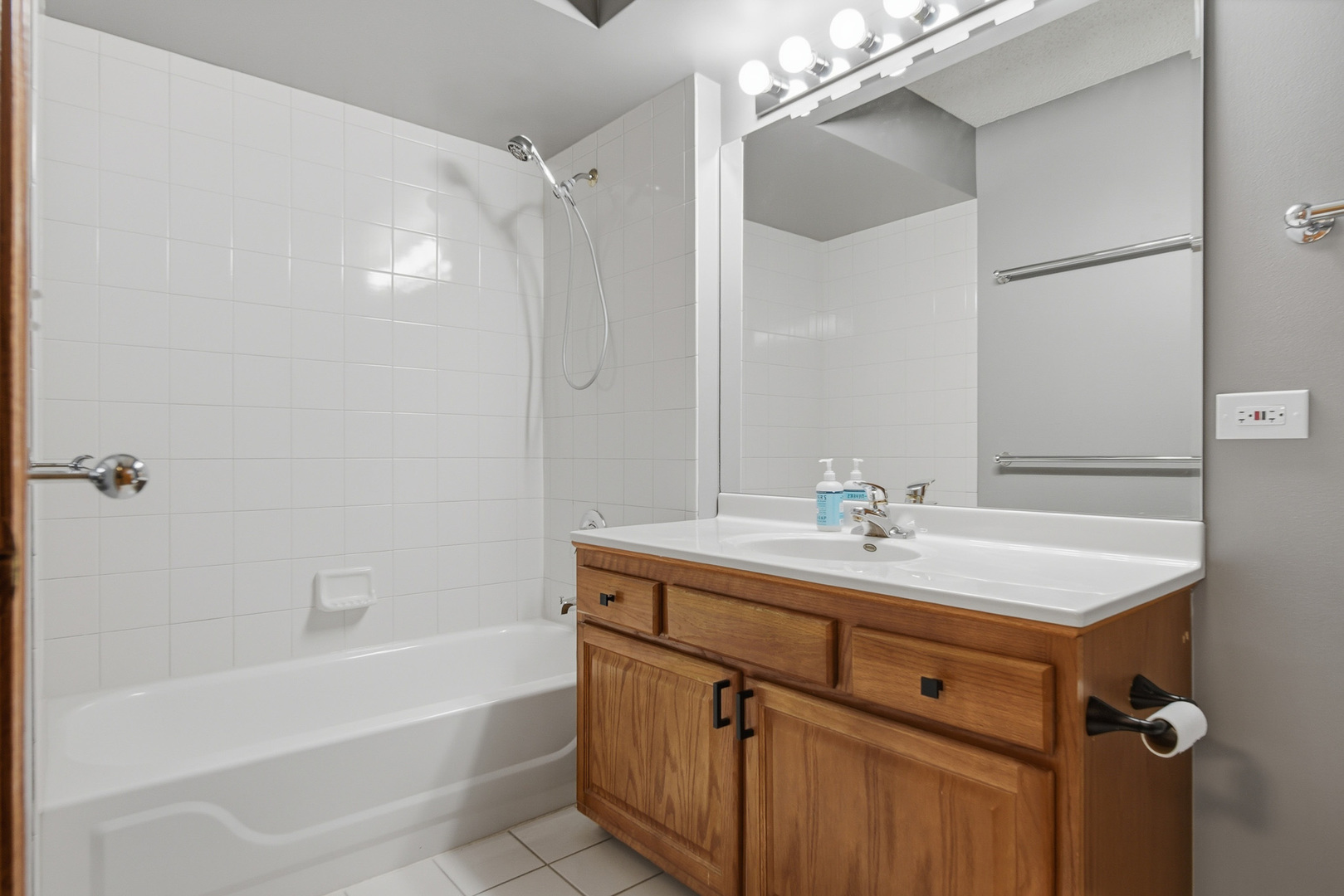 10 S Wille Street Unit: 209