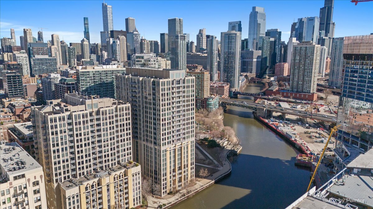 700 N Larrabee Street Unit: 1811