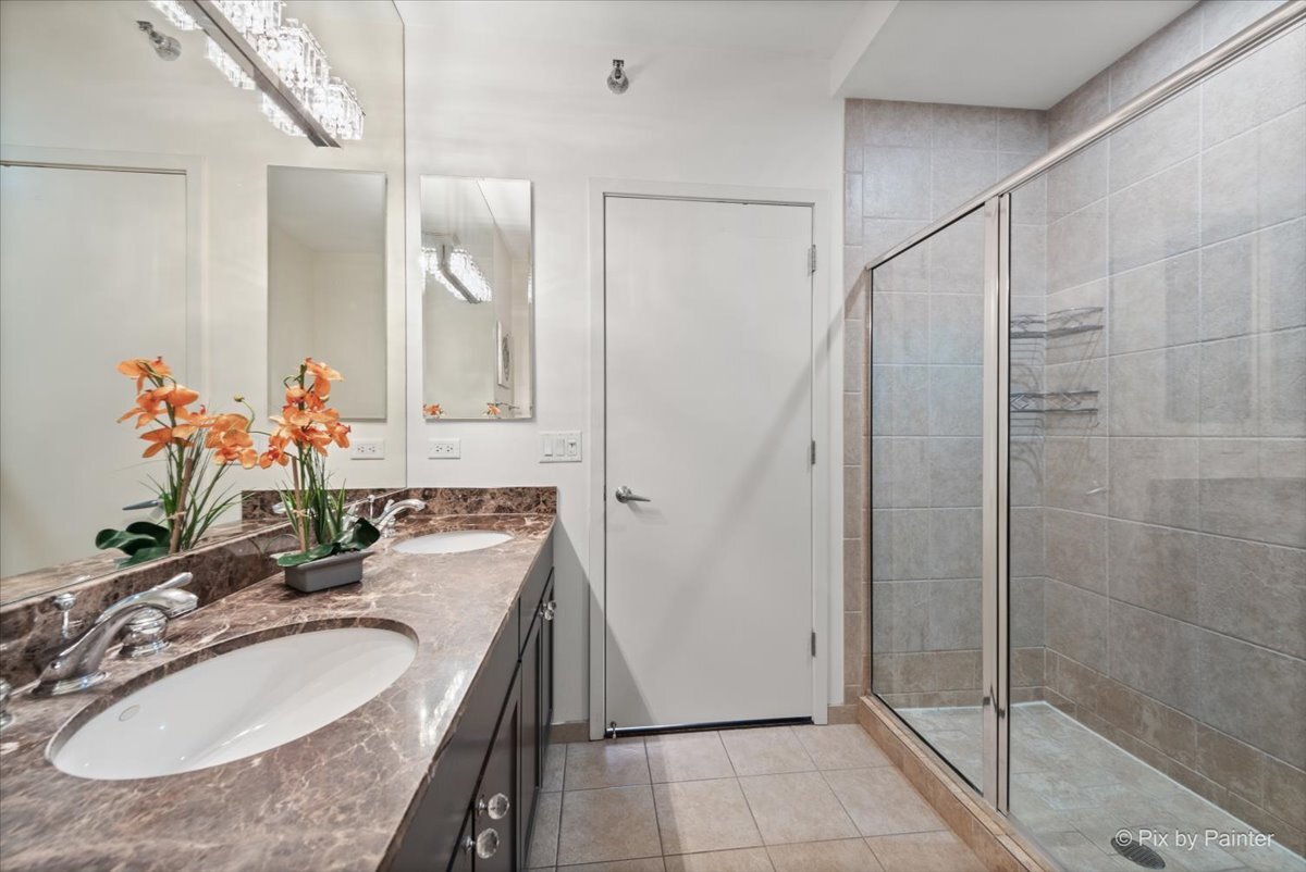 700 N Larrabee Street Unit: 1811