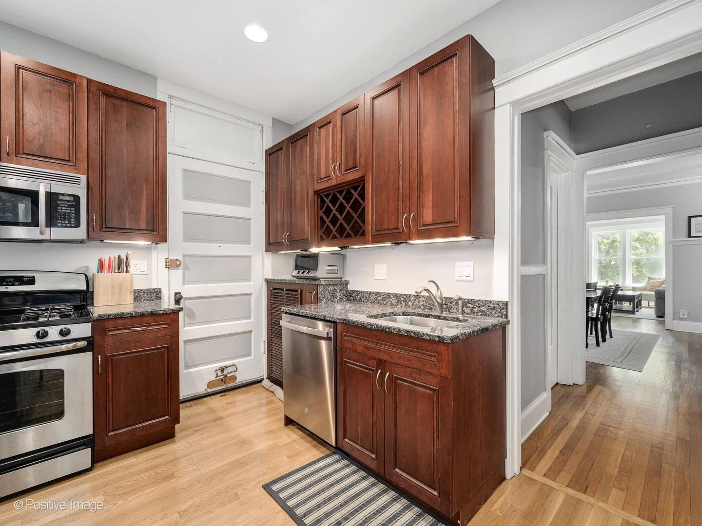 1202 W Waveland Avenue Unit: 2