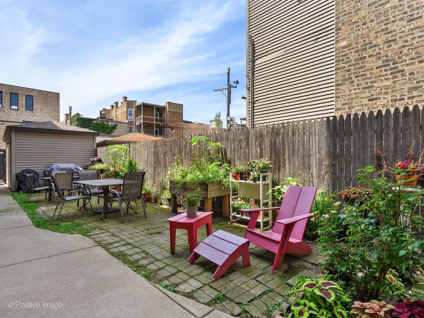 1202 W Waveland Avenue Unit: 2