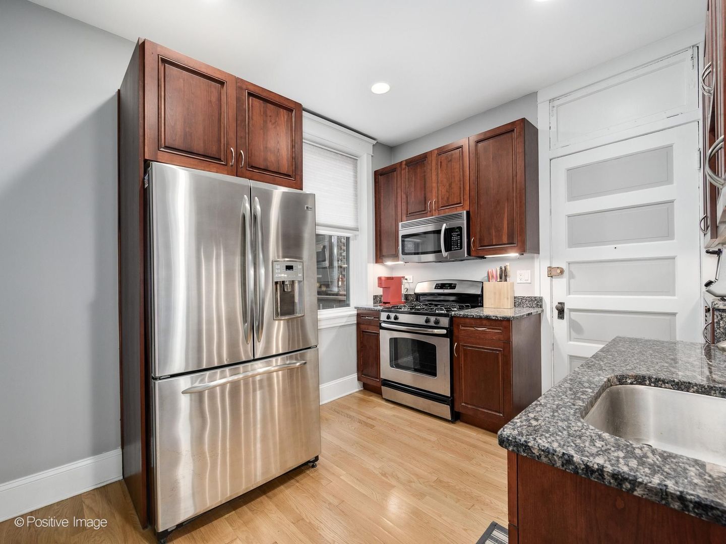 1202 W Waveland Avenue Unit: 2