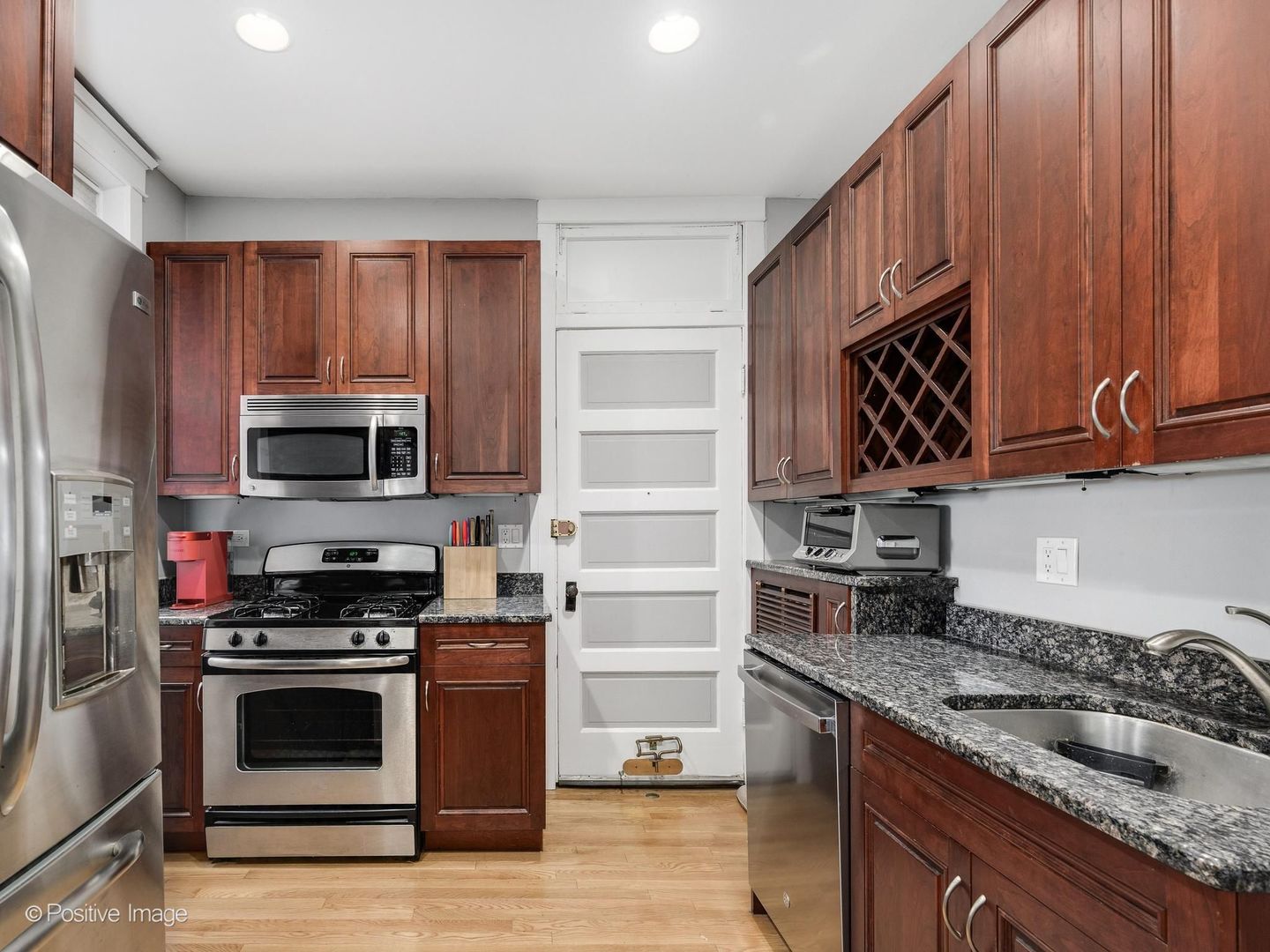 1202 W Waveland Avenue Unit: 2