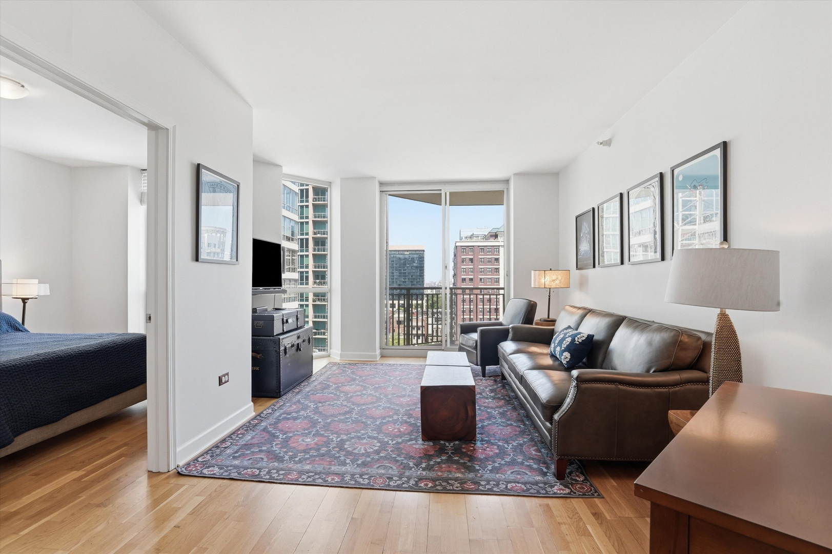 645 N Kingsbury Street Unit: 1207