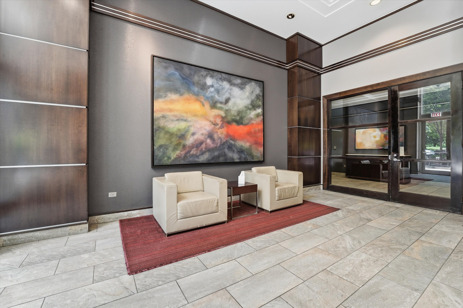 645 N Kingsbury Street Unit: 1207