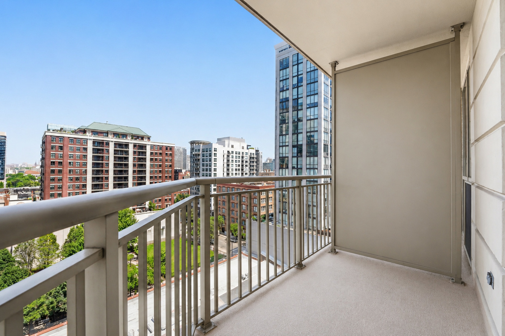 645 N Kingsbury Street Unit: 1207