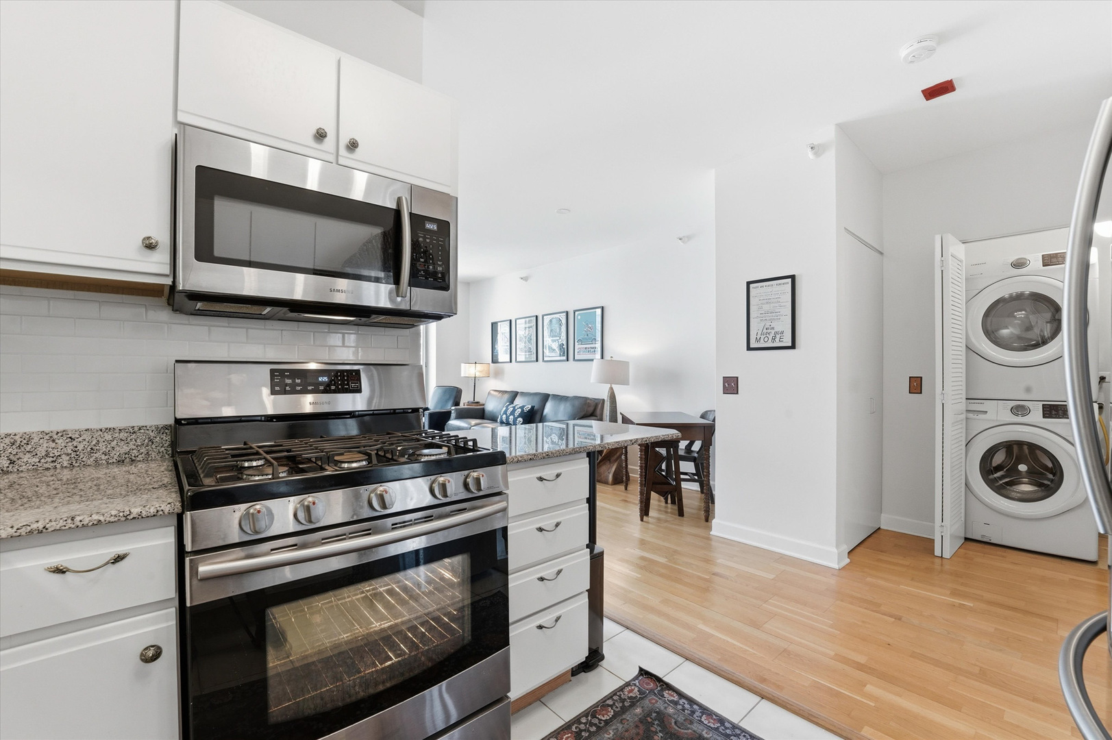 645 N Kingsbury Street Unit: 1207