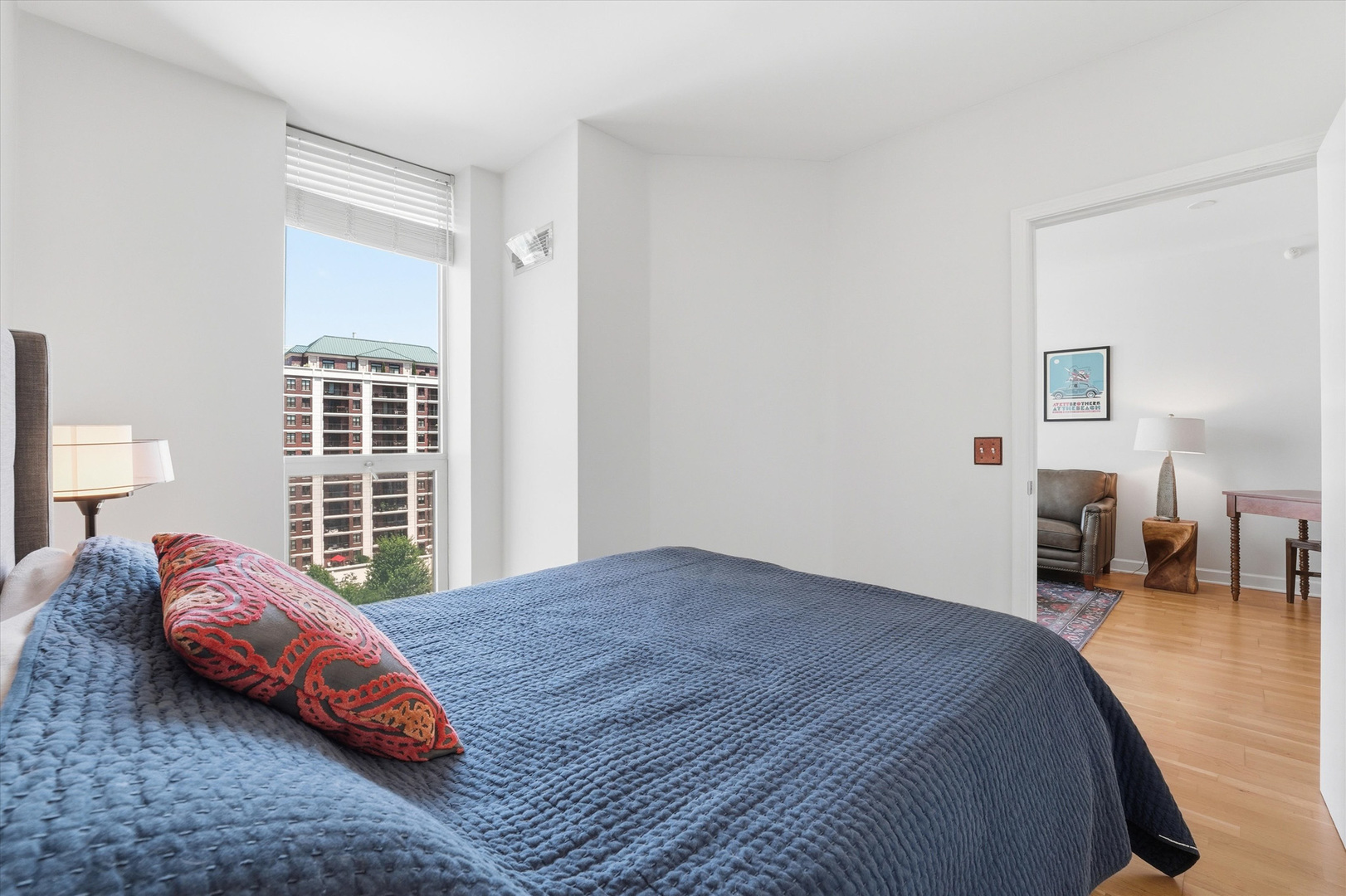 645 N Kingsbury Street Unit: 1207