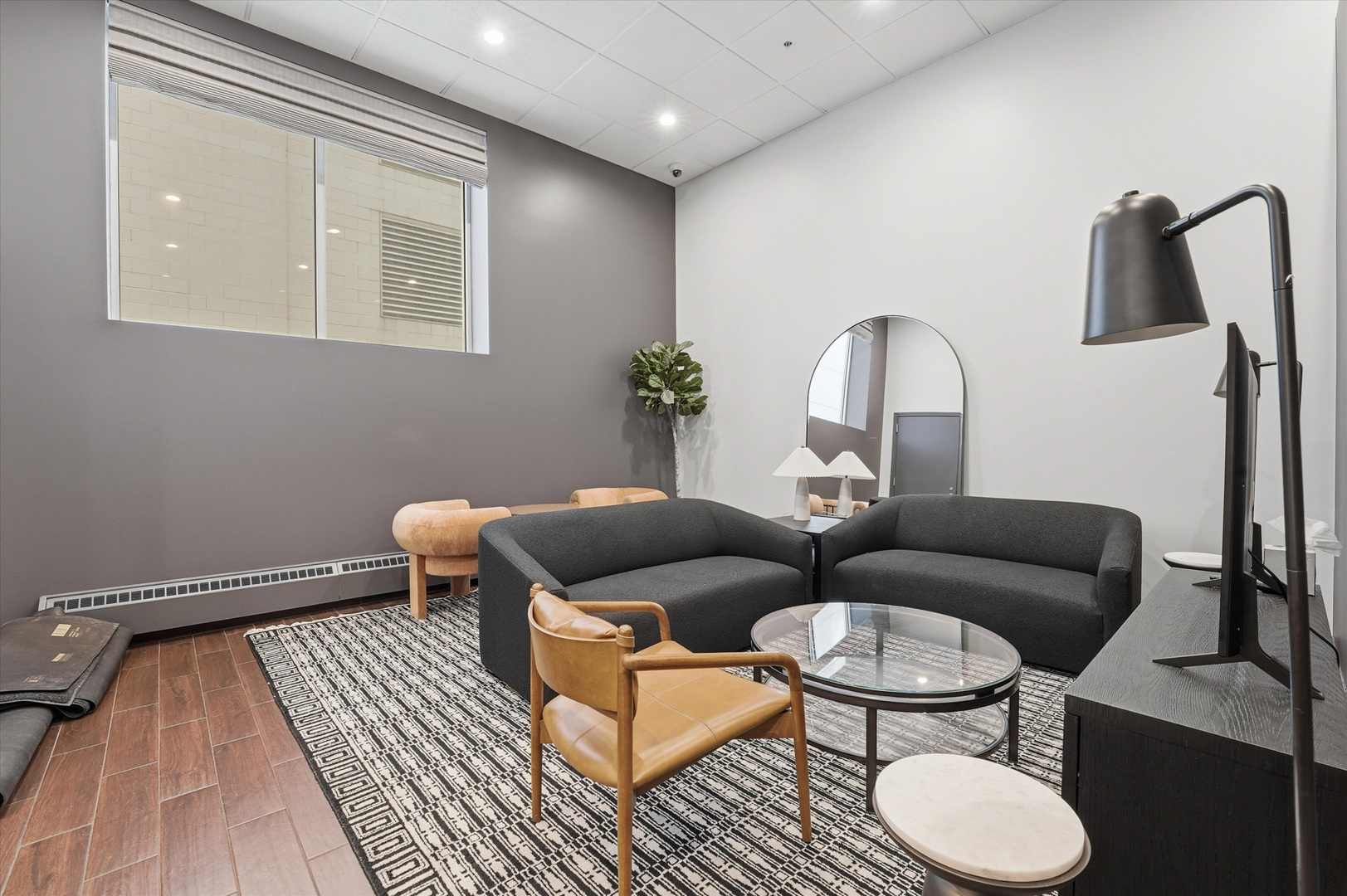 645 N Kingsbury Street Unit: 1207