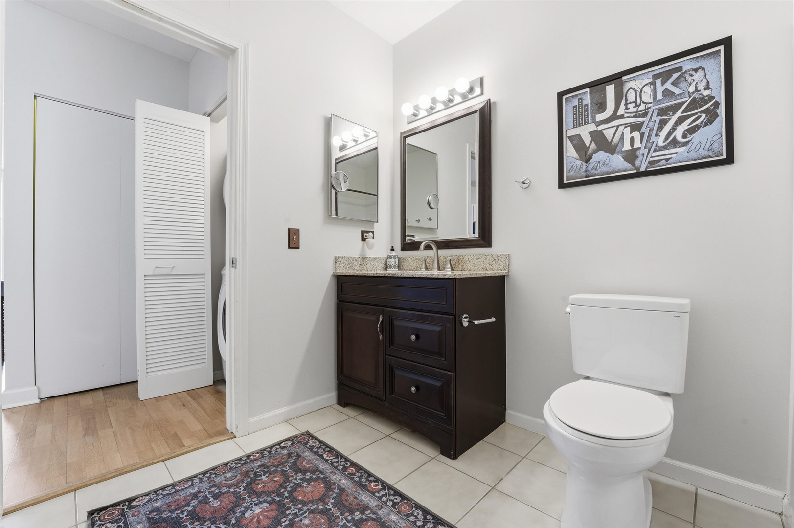 645 N Kingsbury Street Unit: 1207