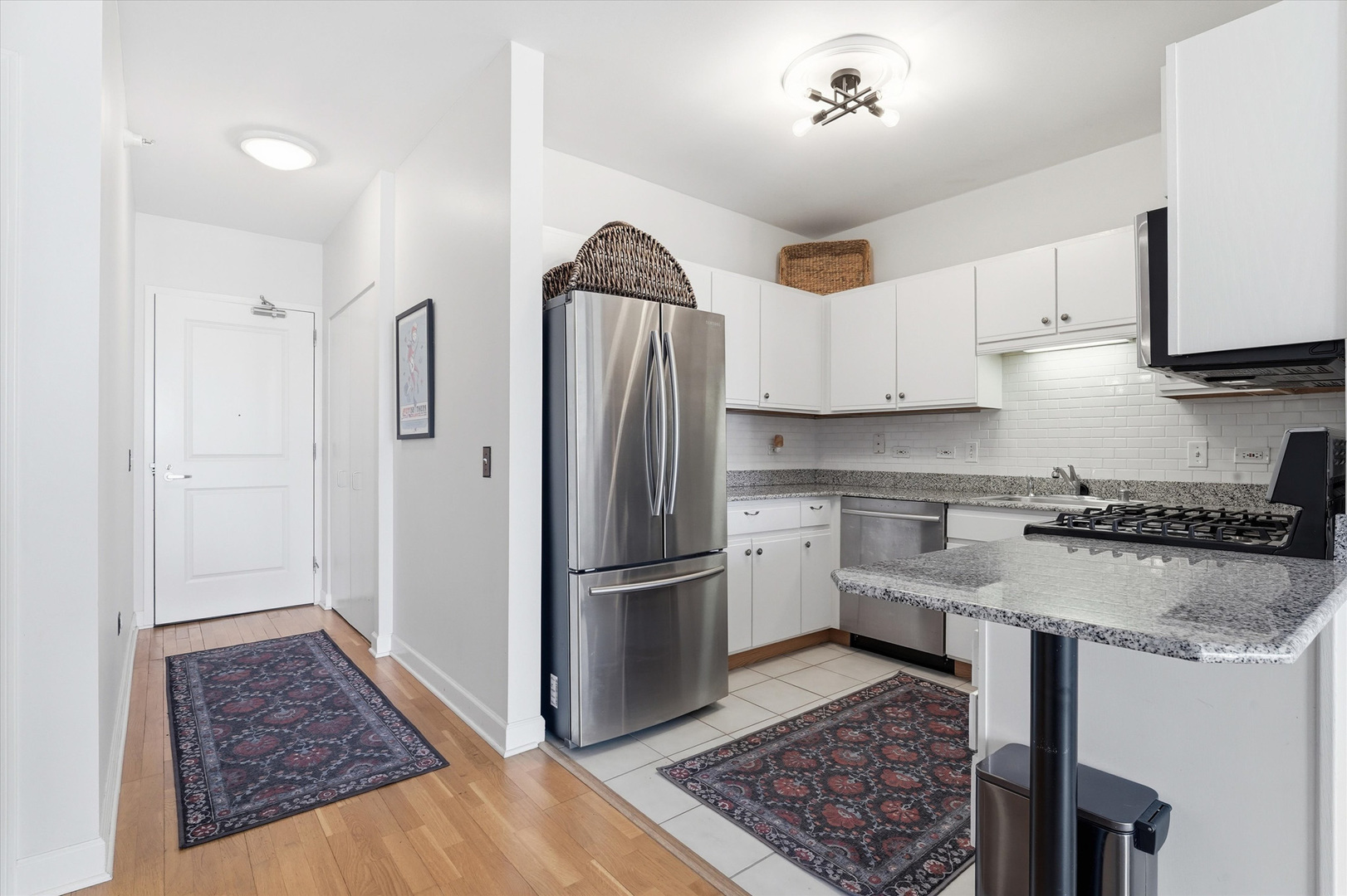 645 N Kingsbury Street Unit: 1207