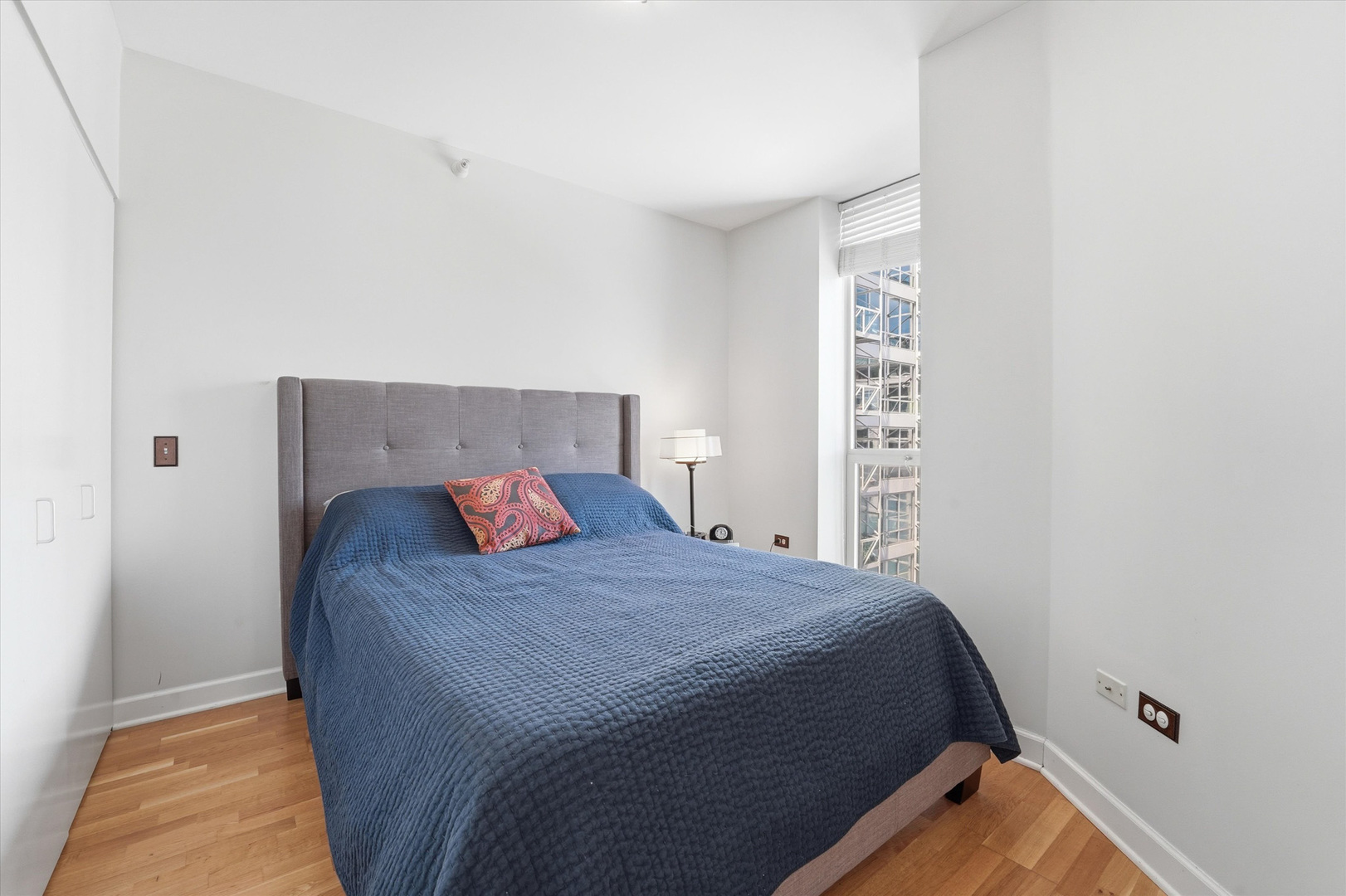 645 N Kingsbury Street Unit: 1207