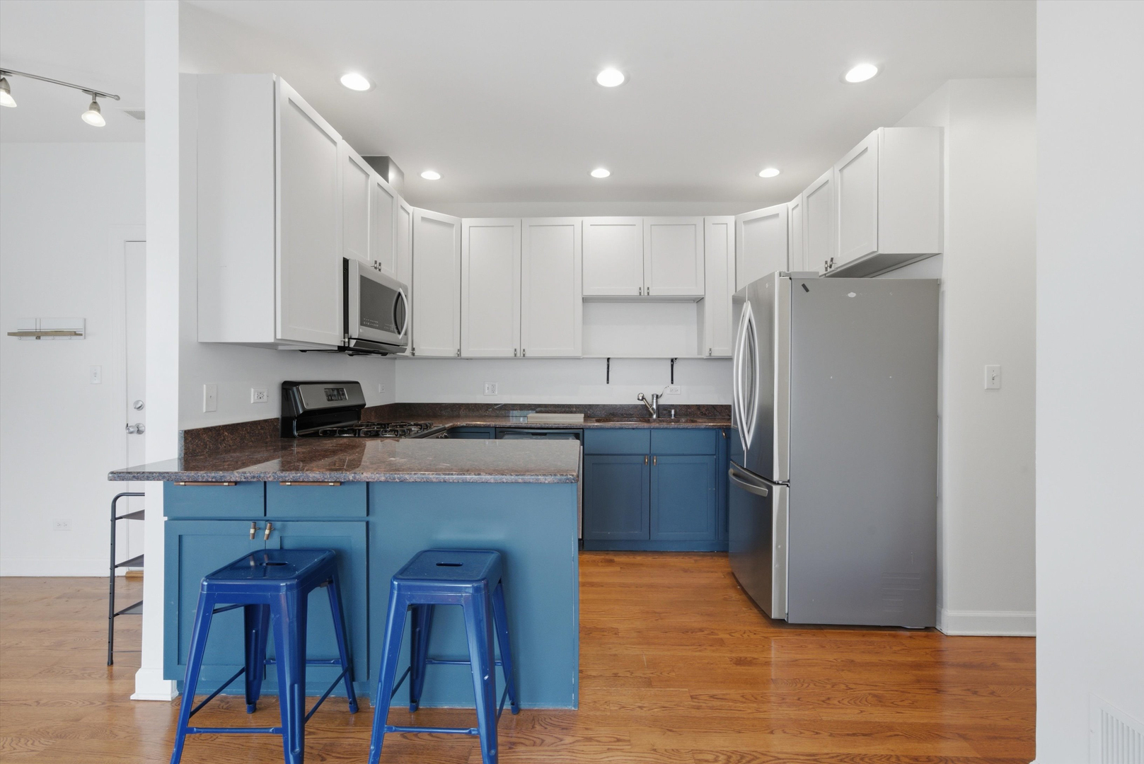 3801 N Kedzie Avenue Unit: 3S