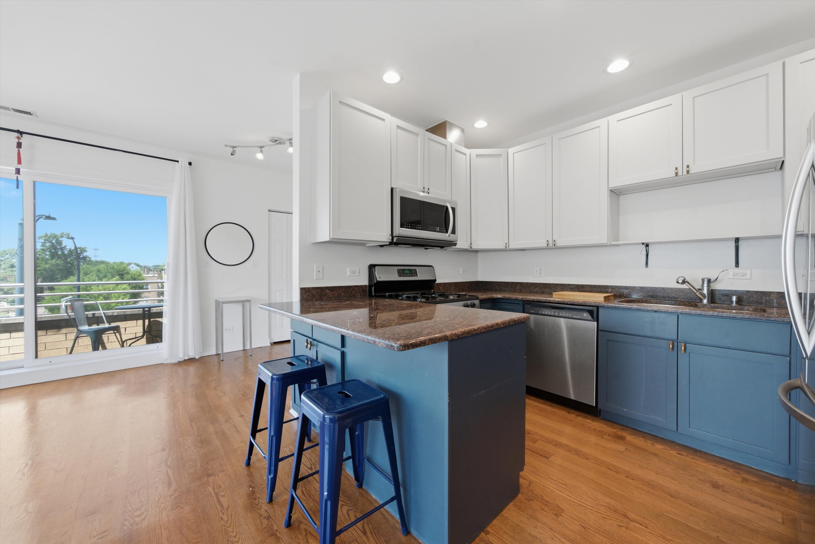 3801 N Kedzie Avenue Unit: 3S