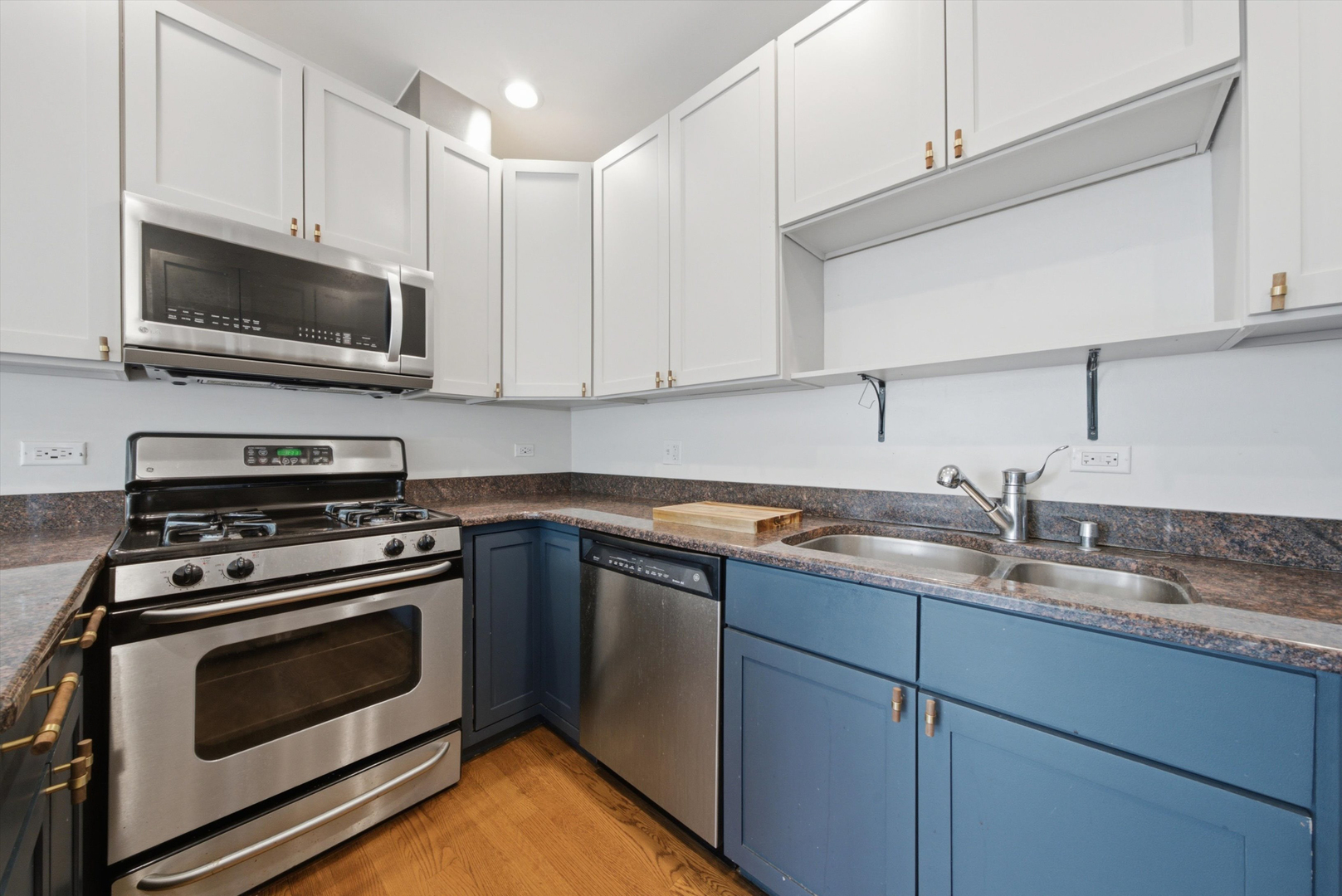 3801 N Kedzie Avenue Unit: 3S