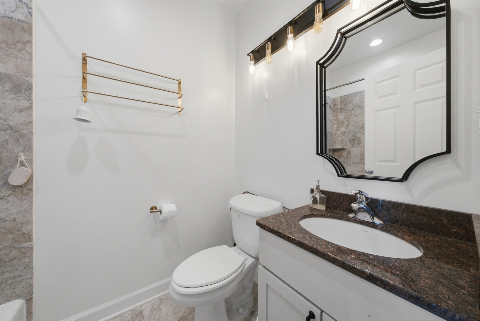 3801 N Kedzie Avenue Unit: 3S