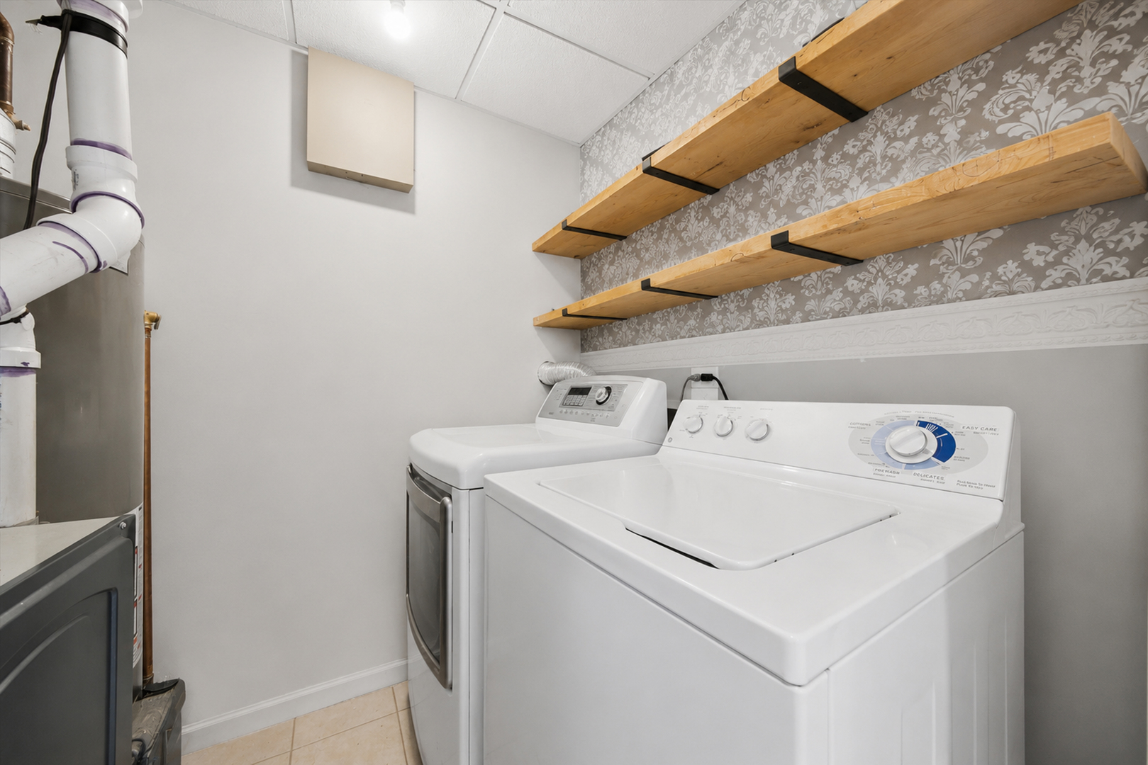 3801 N Kedzie Avenue Unit: 3S