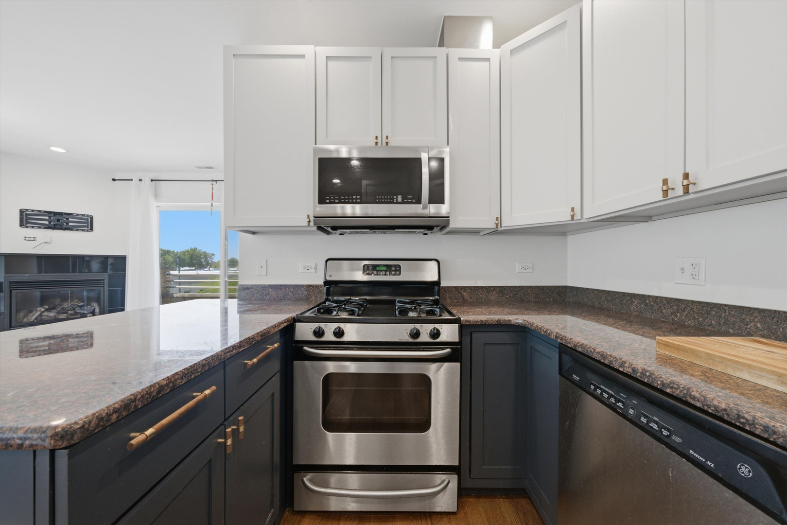 3801 N Kedzie Avenue Unit: 3S