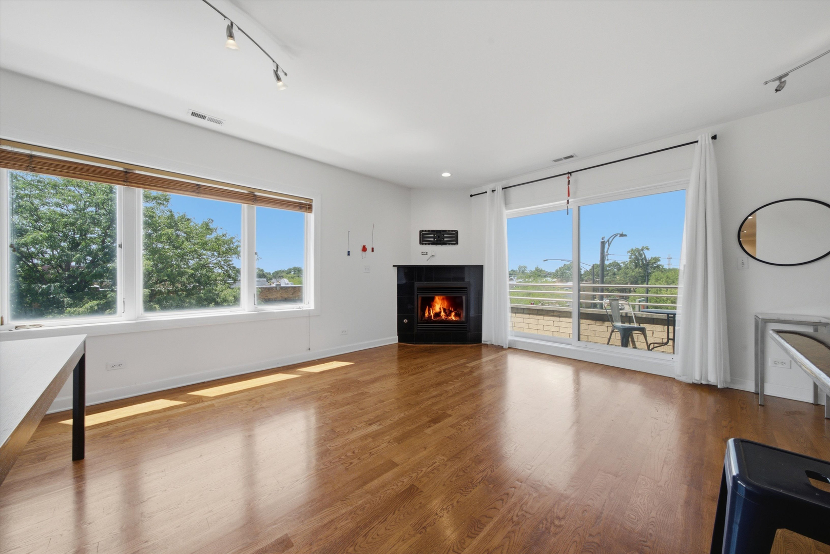 3801 N Kedzie Avenue Unit: 3S