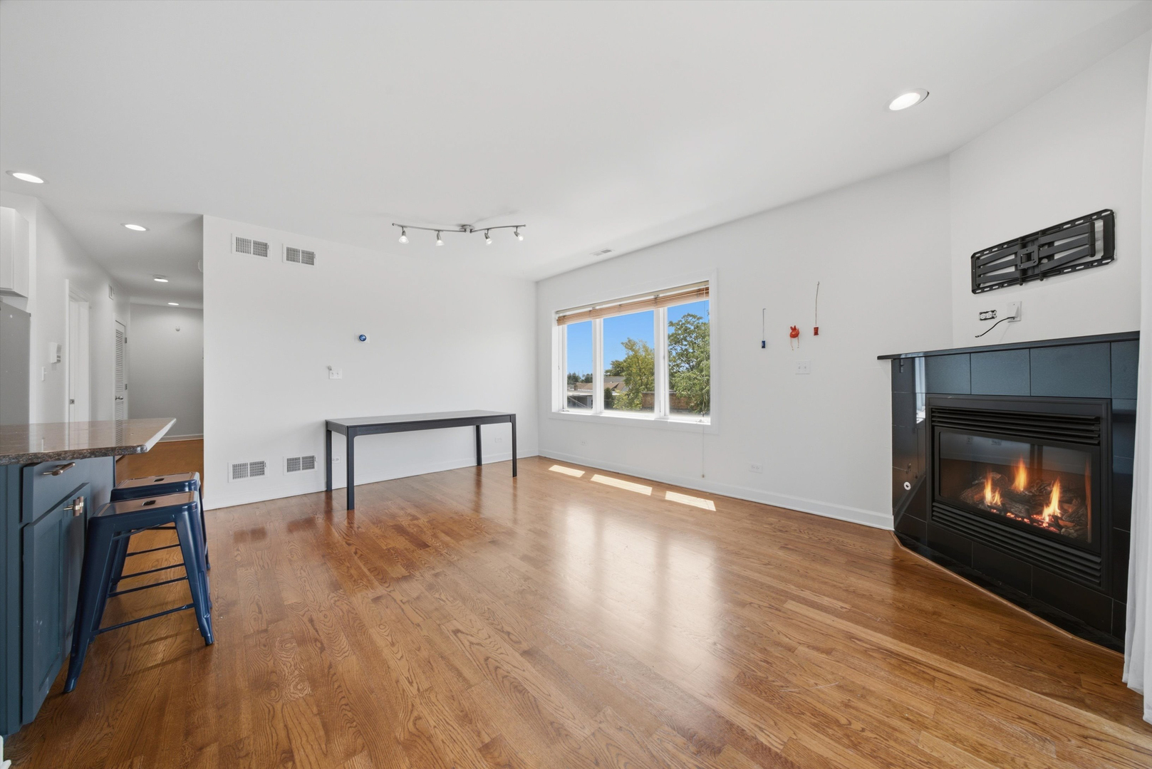 3801 N Kedzie Avenue Unit: 3S