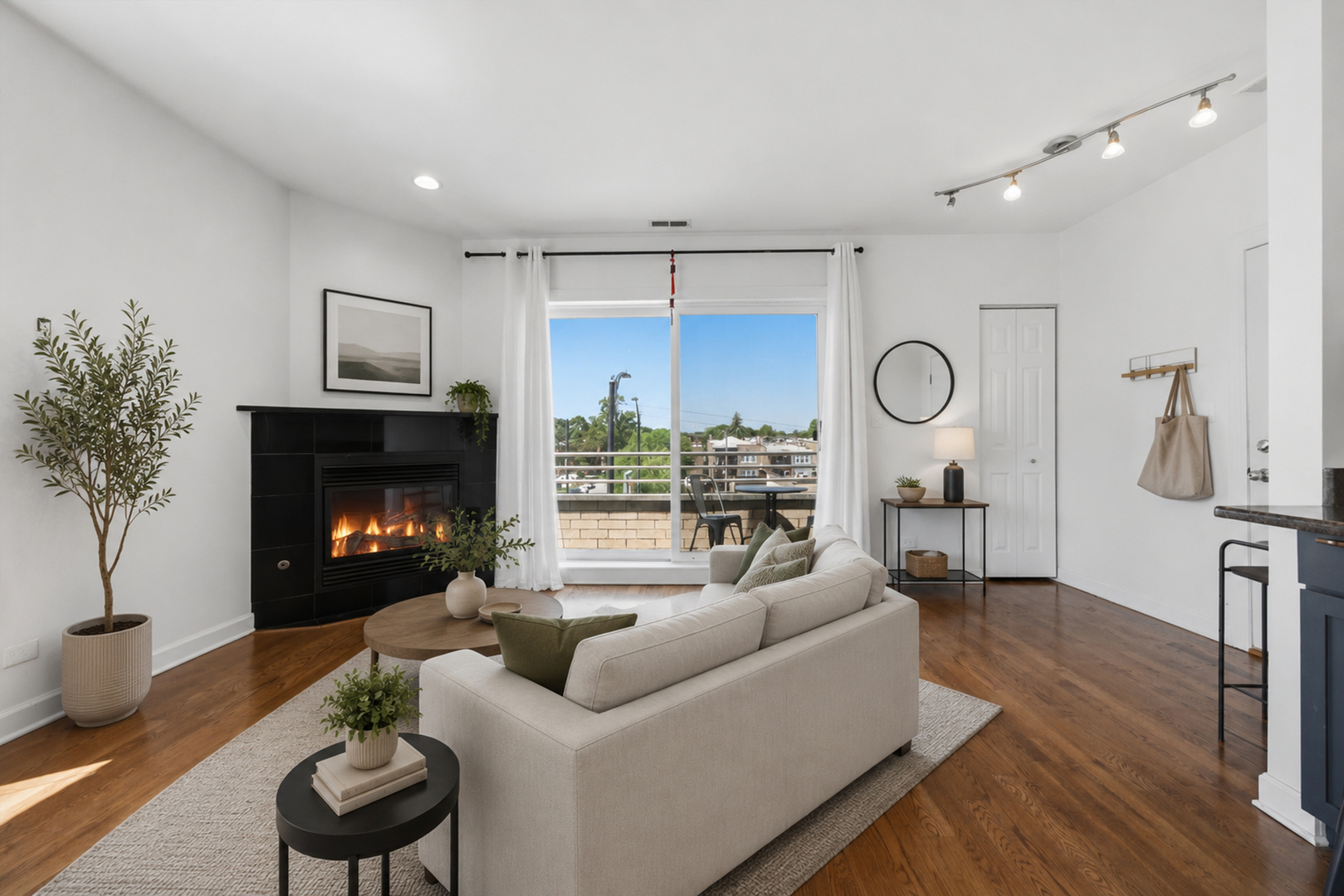 3801 N Kedzie Avenue Unit: 3S