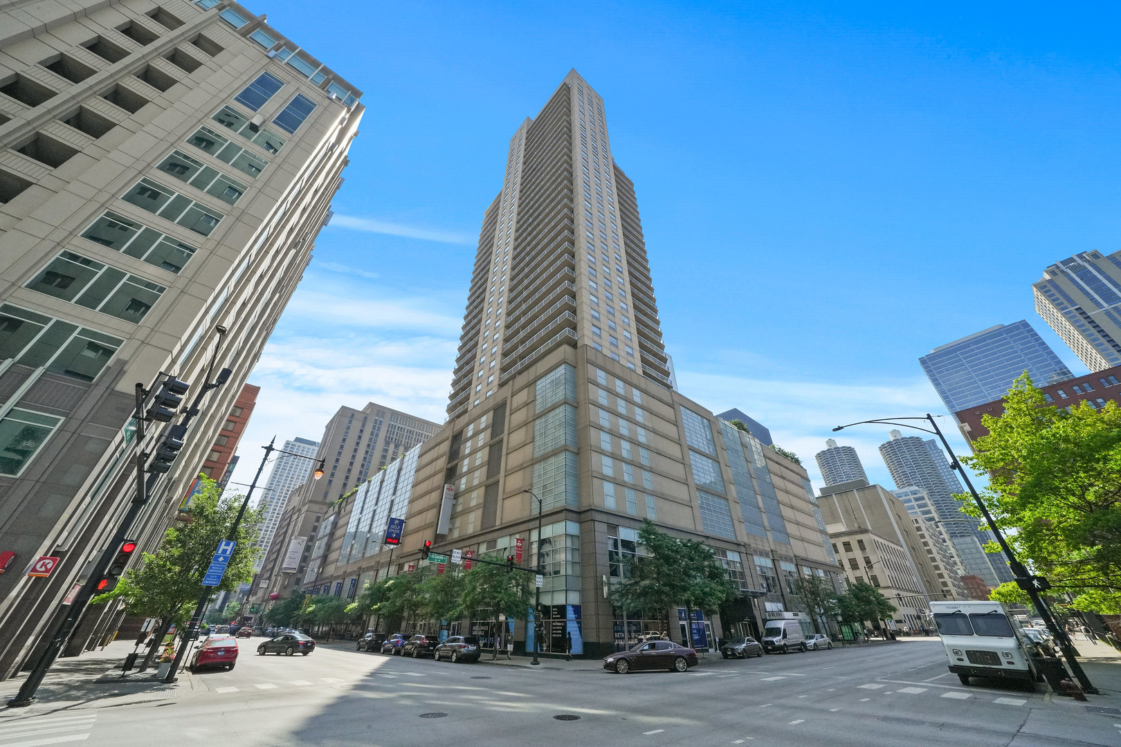 545 N Dearborn Street Unit: 2607