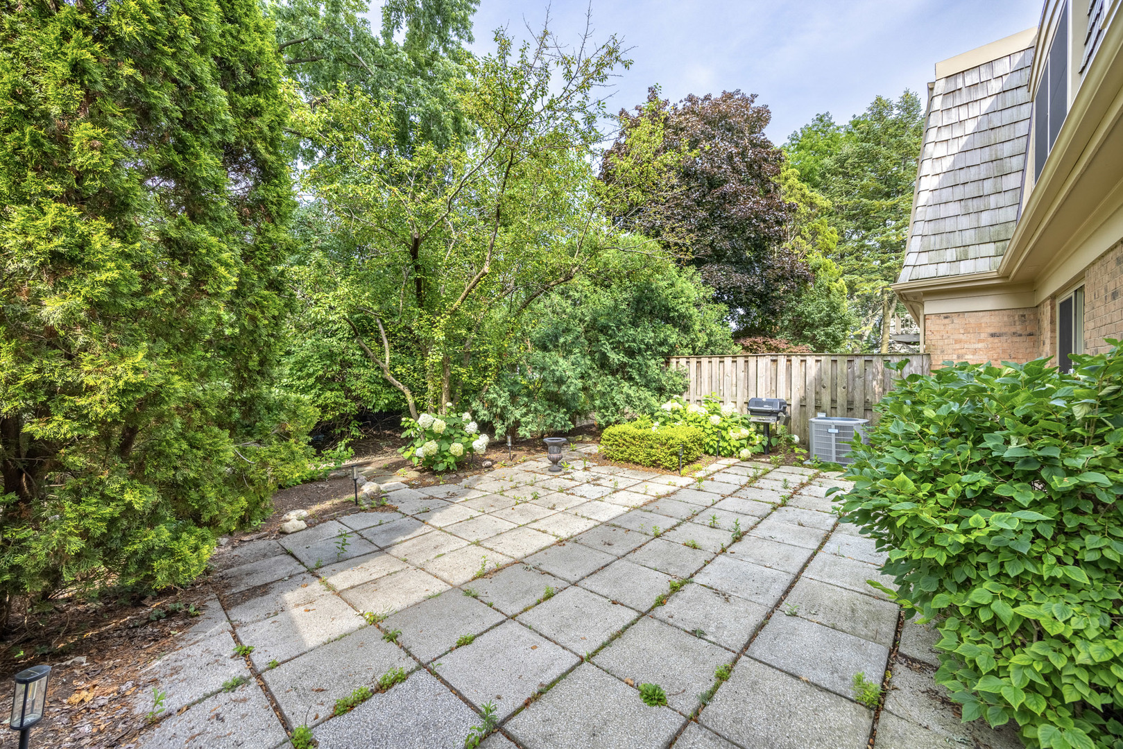 19W010 Avenue Normandy East Avenue