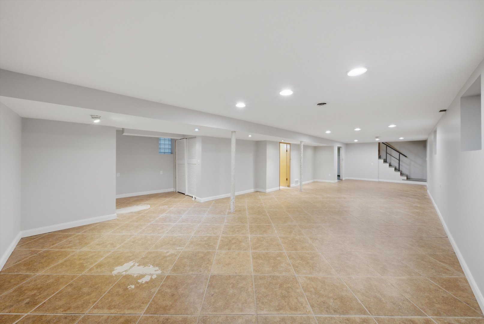 6055 W 64th Street