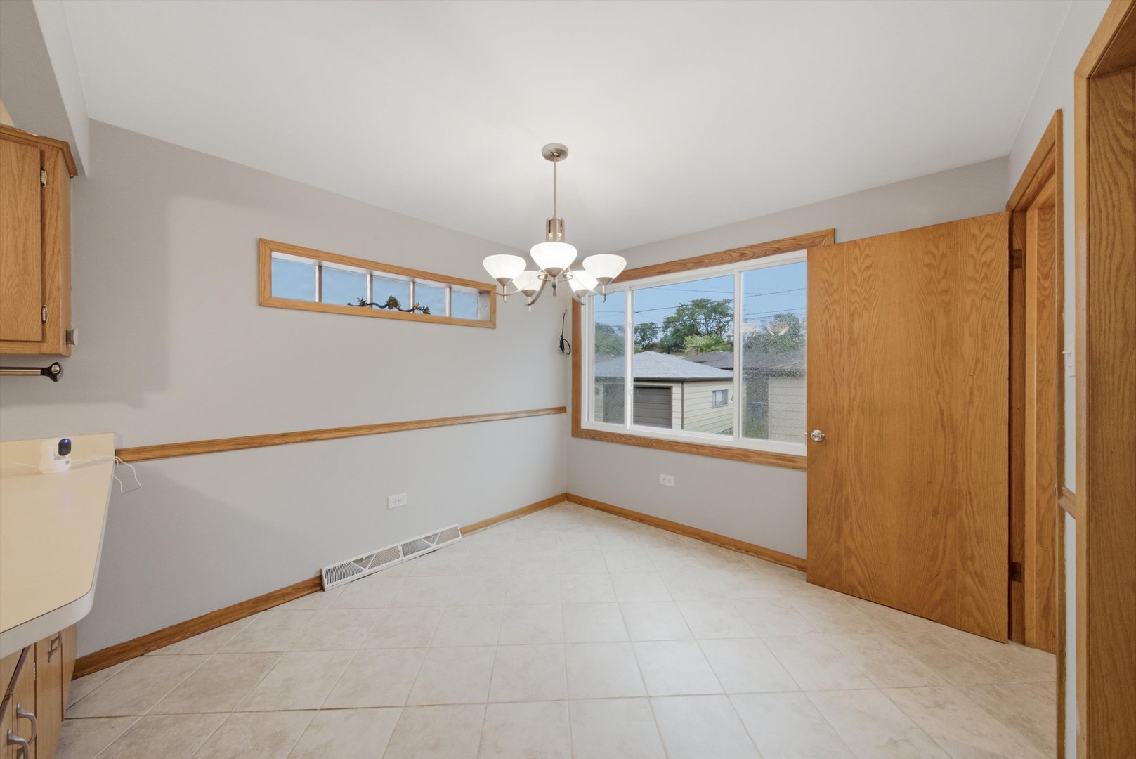 6055 W 64th Street