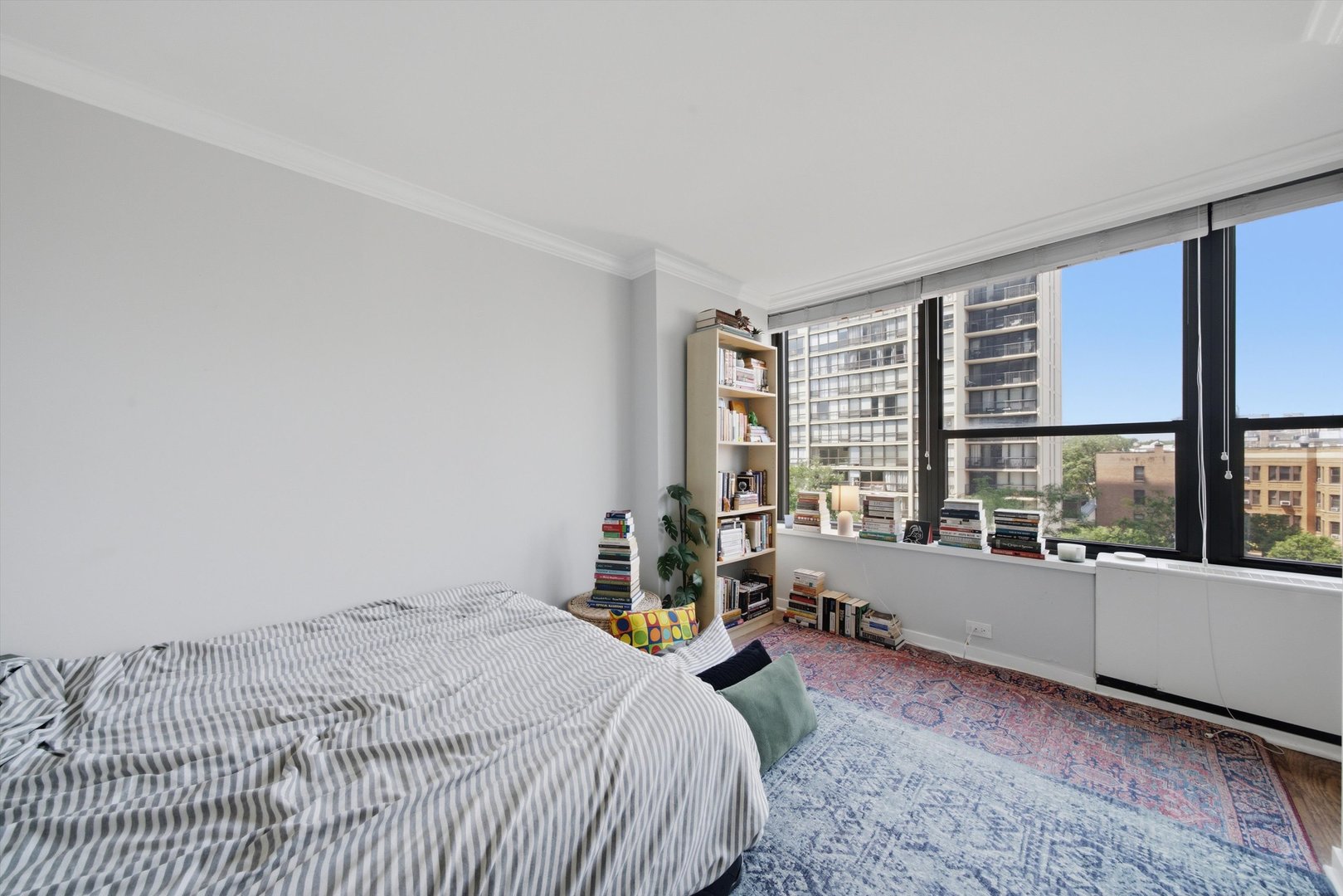 1560 N Sandburg Terrace Unit: 509J