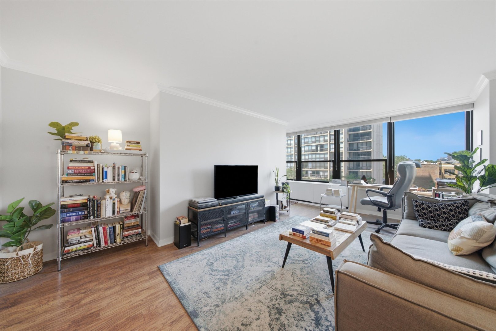 1560 N Sandburg Terrace Unit: 509J