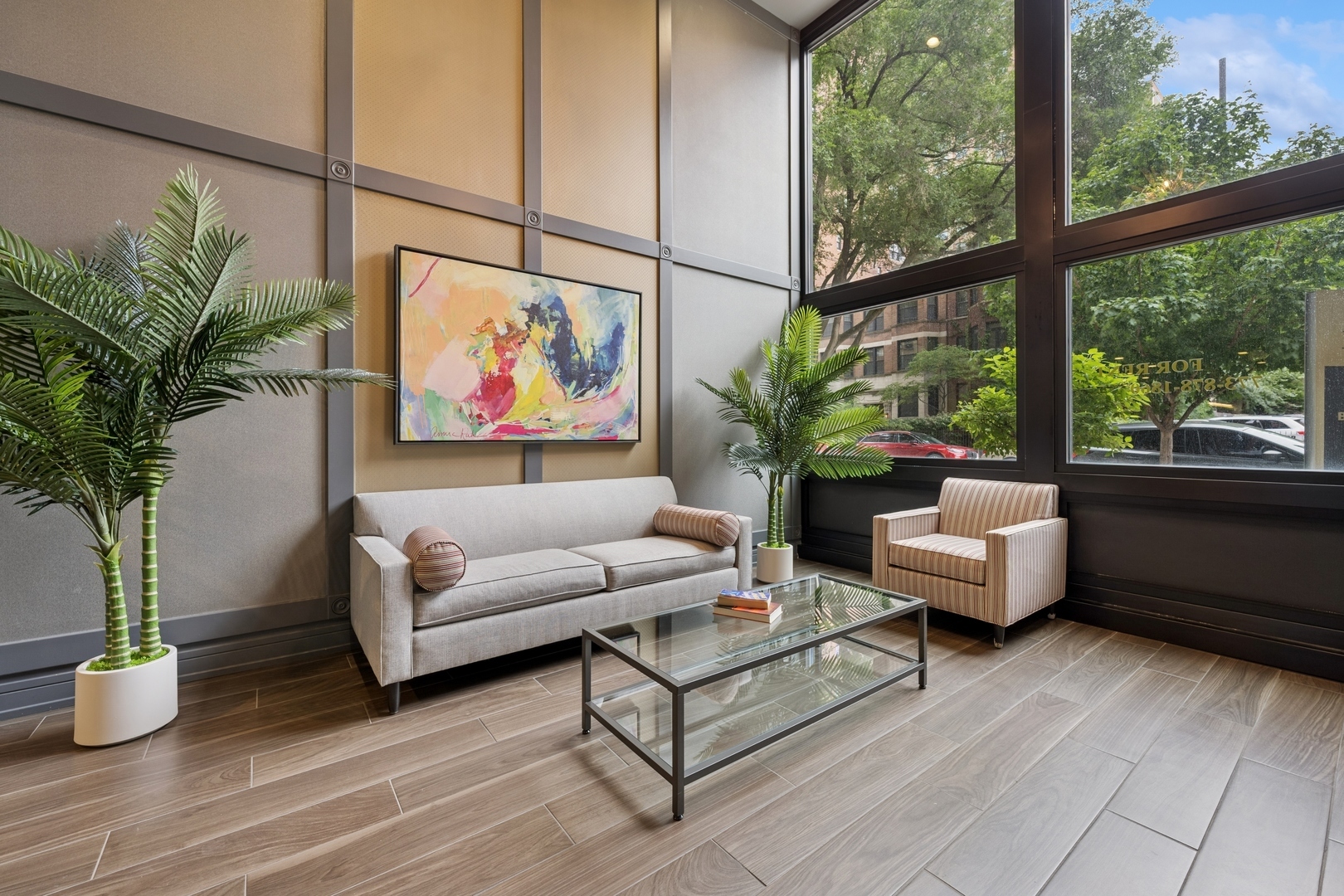 434 W Melrose Street Unit: 501