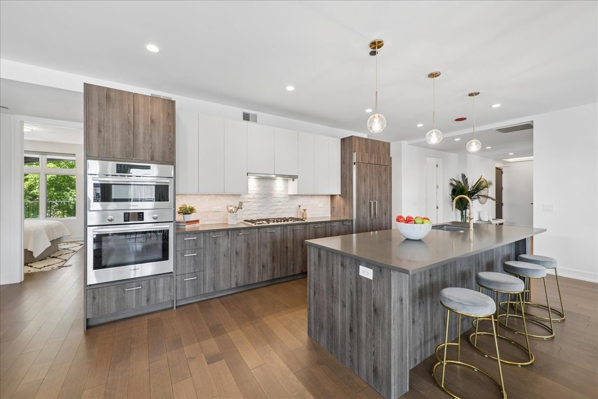 434 W Melrose Street Unit: 501