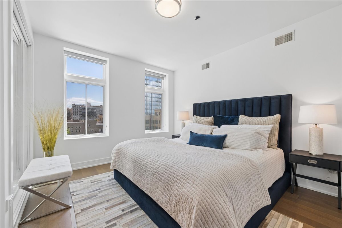 434 W Melrose Street Unit: 501