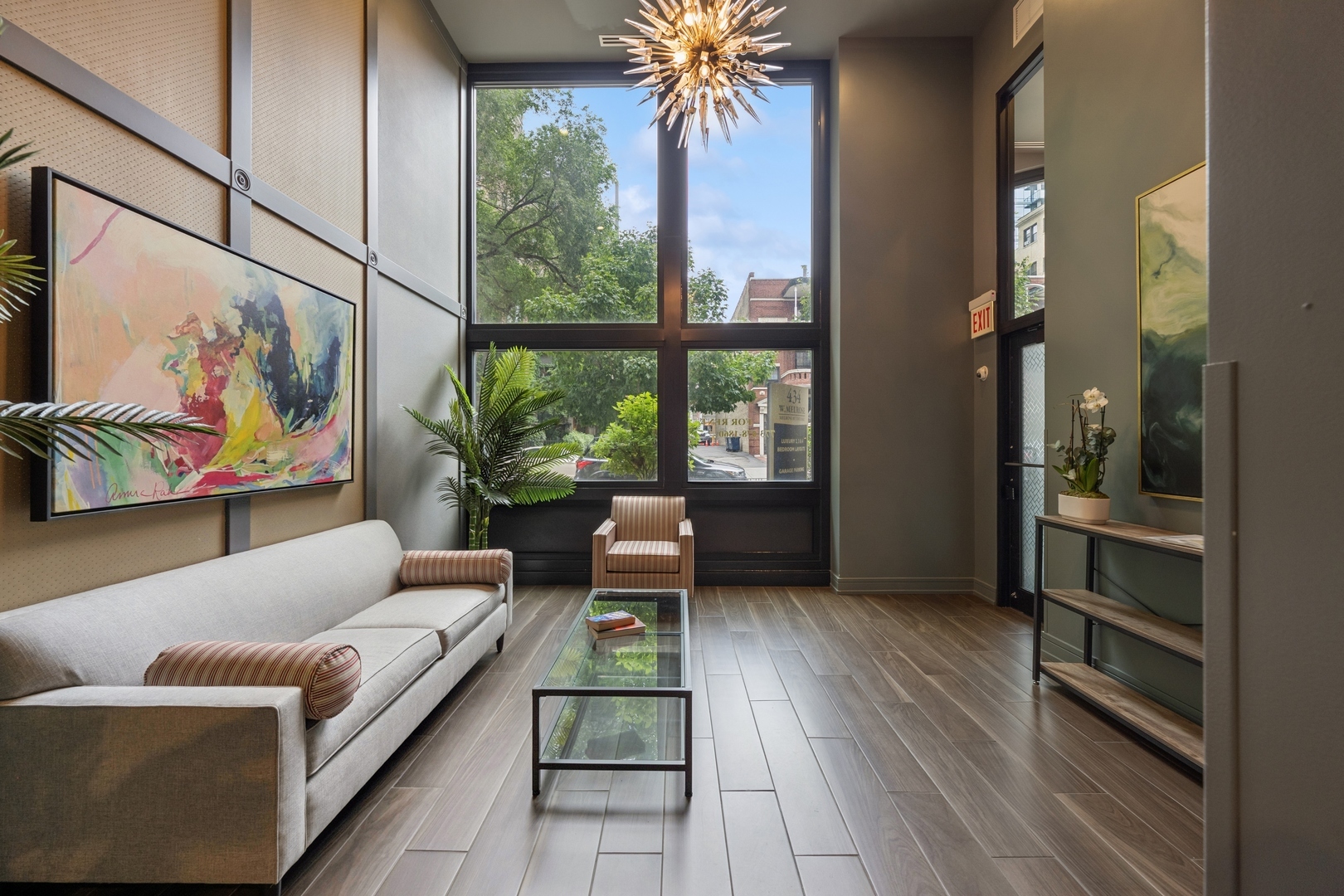 434 W Melrose Street Unit: 501