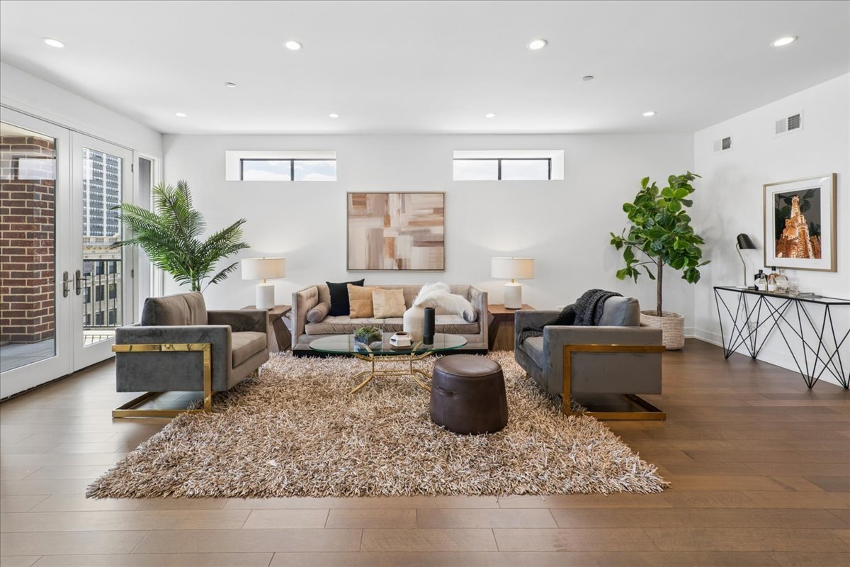 434 W Melrose Street Unit: 501