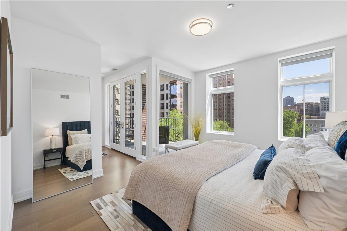 434 W Melrose Street Unit: 501