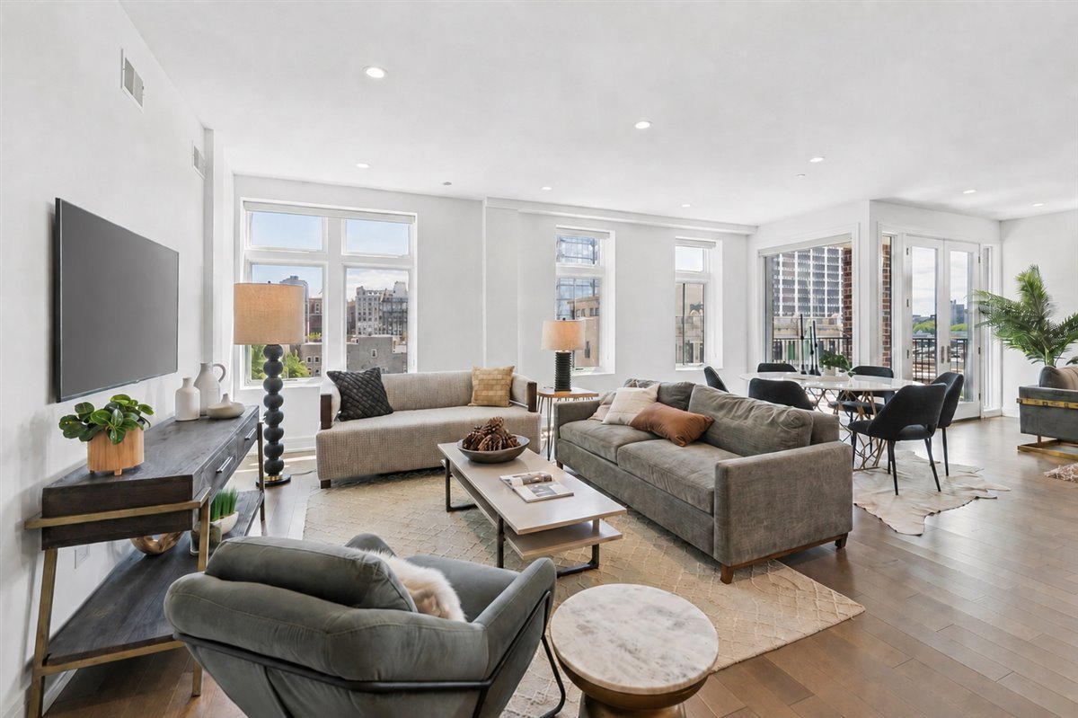 434 W Melrose Street Unit: 501