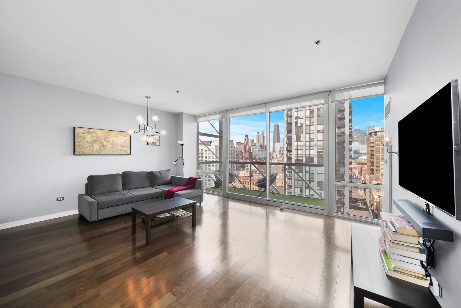 653 N Kingsbury Street Unit: 1207