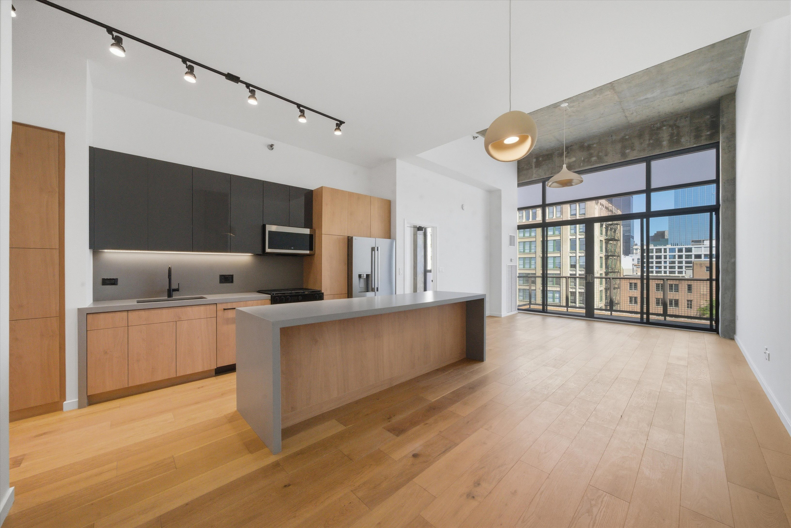 321 S Sangamon Street Unit: 908