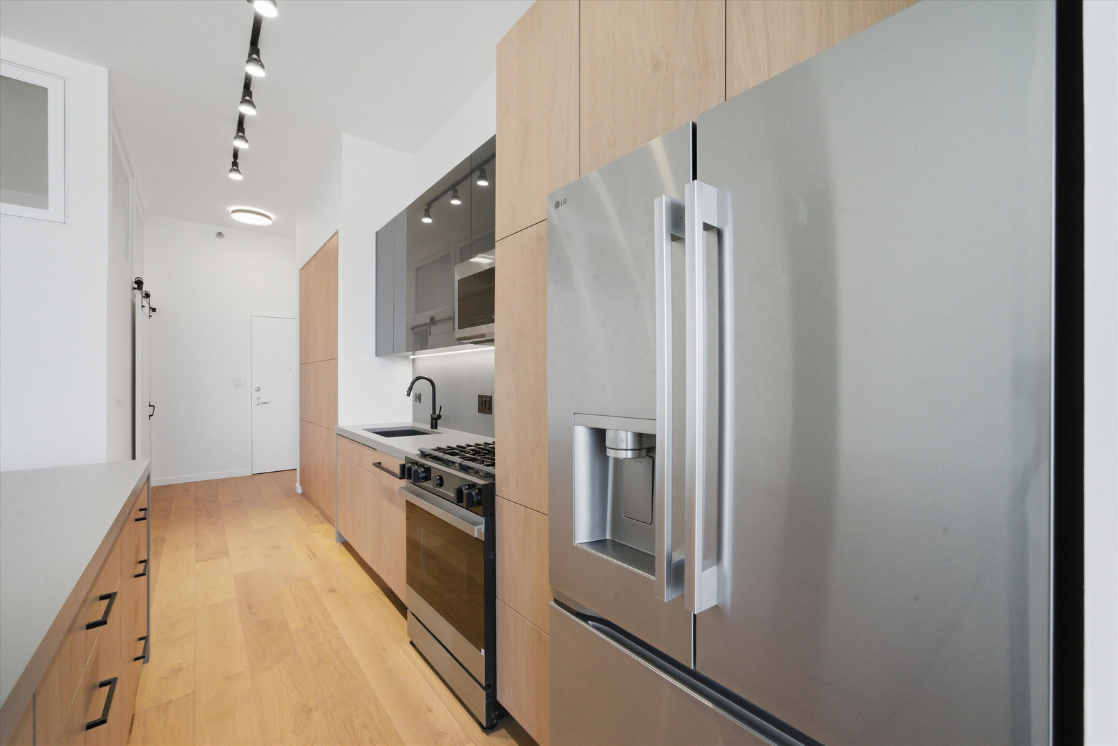 321 S Sangamon Street Unit: 908