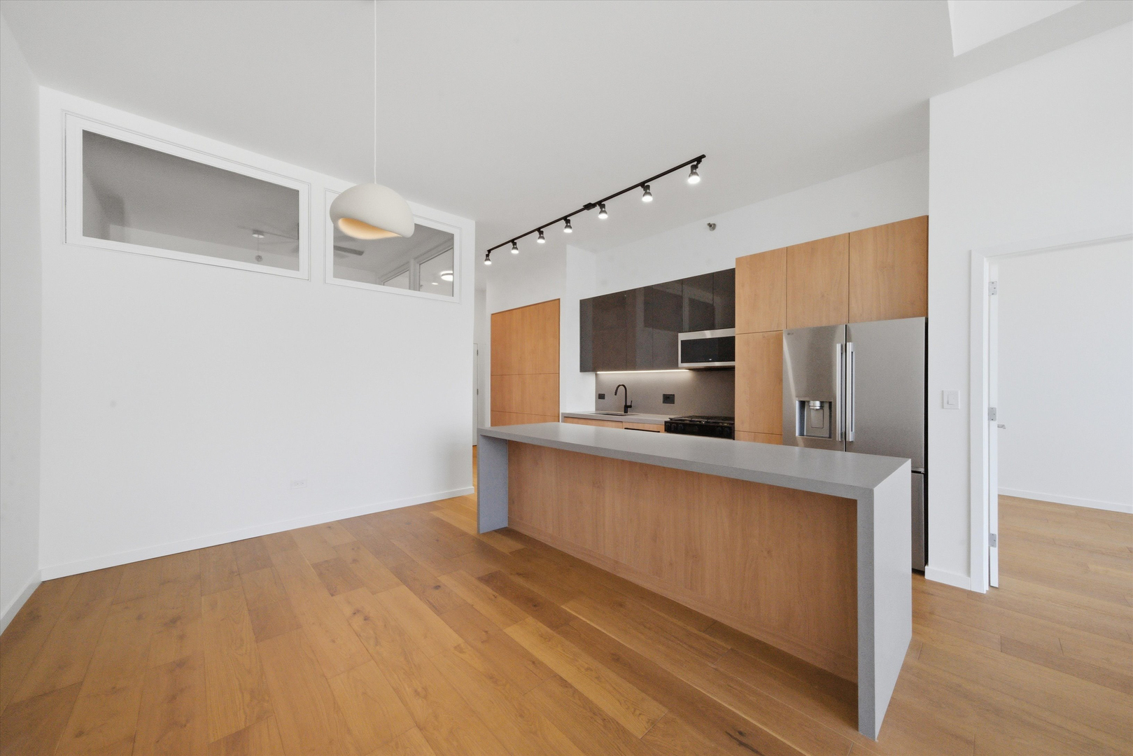 321 S Sangamon Street Unit: 908
