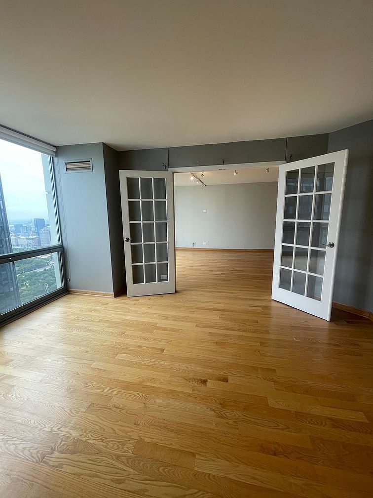 195 N Harbor Drive Unit: 5105