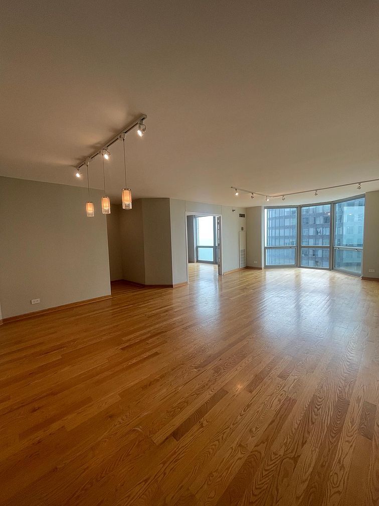 195 N Harbor Drive Unit: 5105