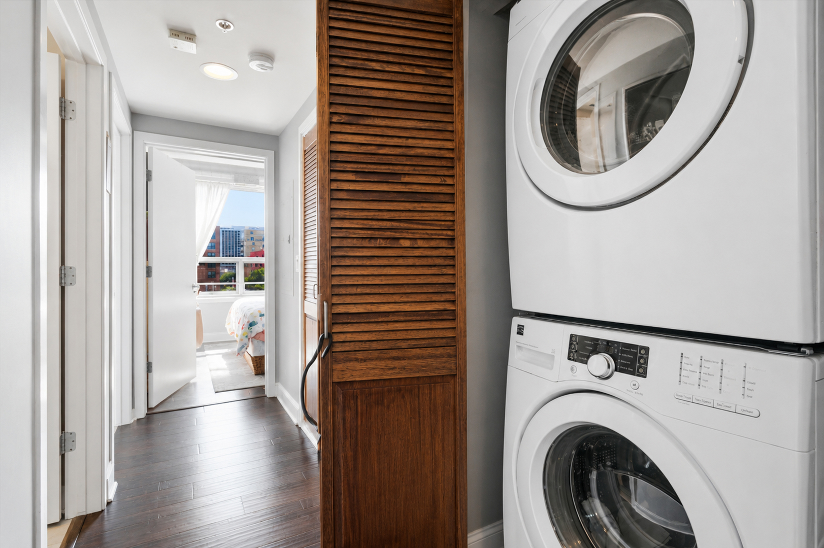 1100 W Montrose Avenue Unit: 502