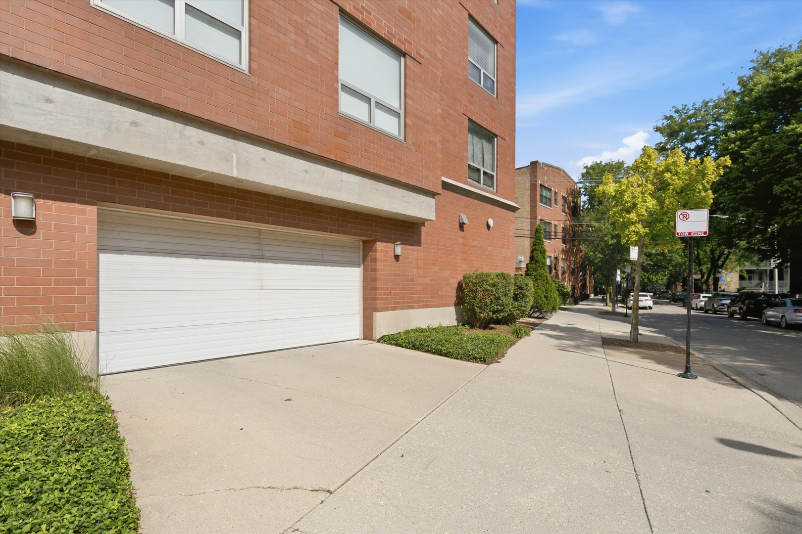 1100 W Montrose Avenue Unit: 502