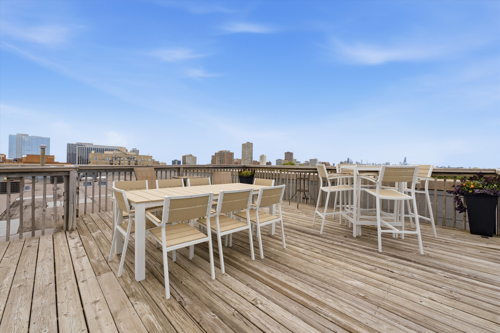 1100 W Montrose Avenue Unit: 502